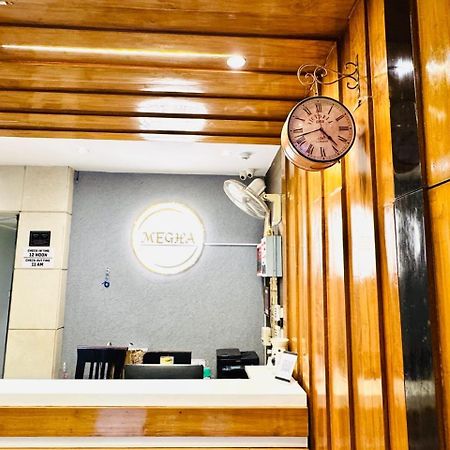 Hotel Megha Inn Лакхнау Экстерьер фото